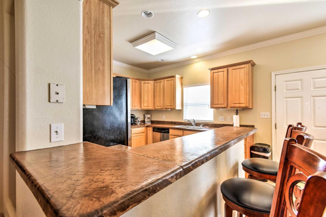 Waterfront Corpus Christi Townhome With Pool And Dock! 외부 사진