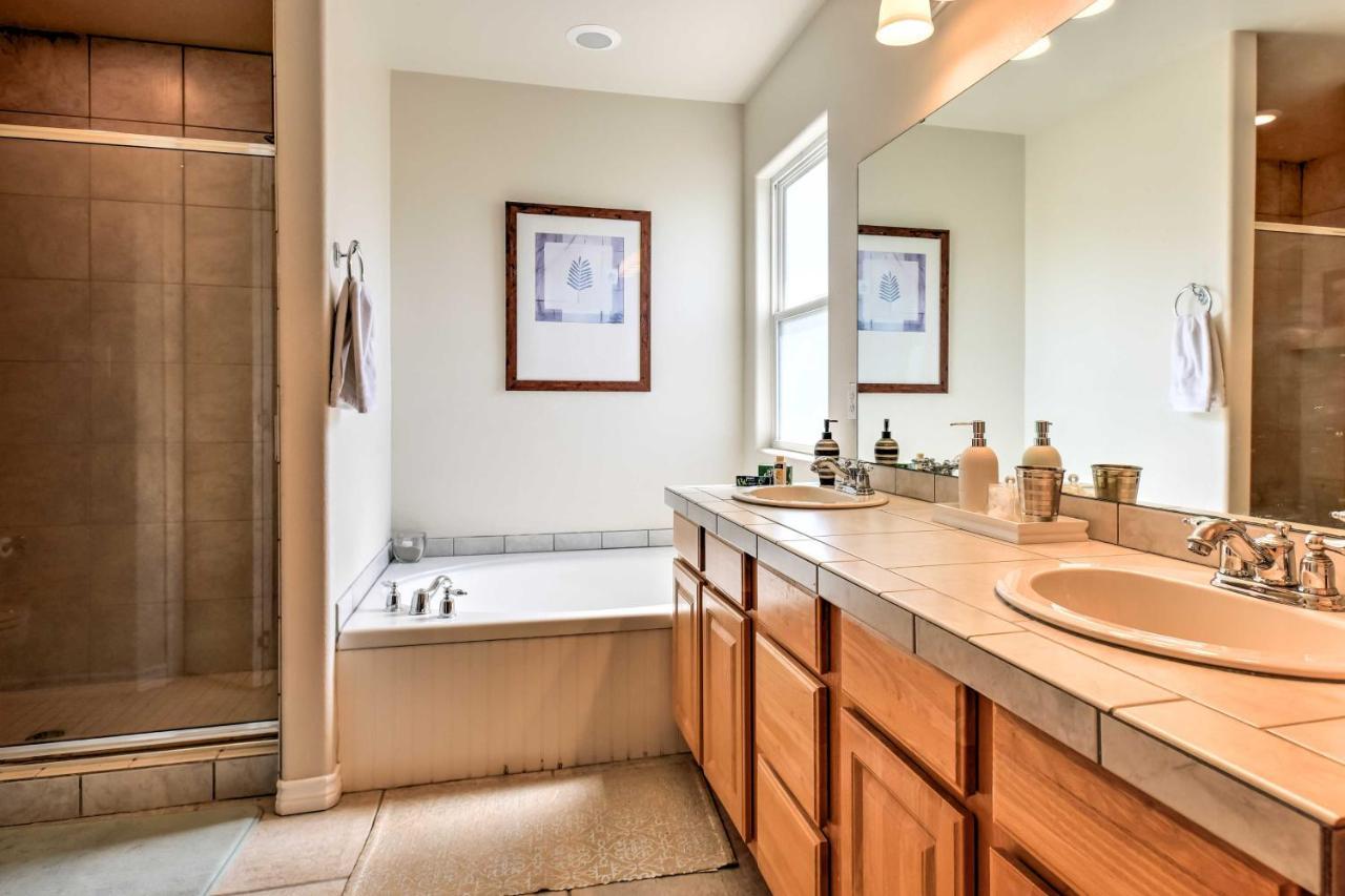 Waterfront Corpus Christi Townhome With Pool And Dock! 외부 사진