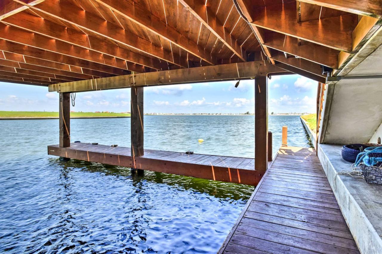 Waterfront Corpus Christi Townhome With Pool And Dock! 외부 사진